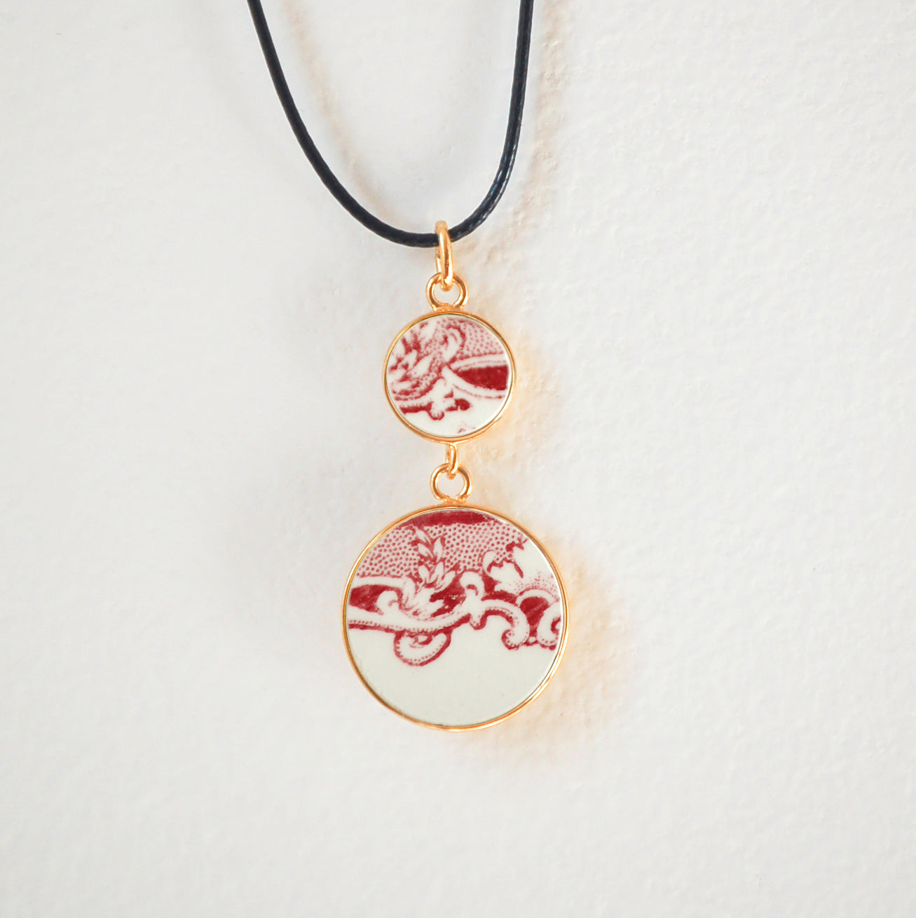 Pendentif "Volutes en vieux rose", finition or