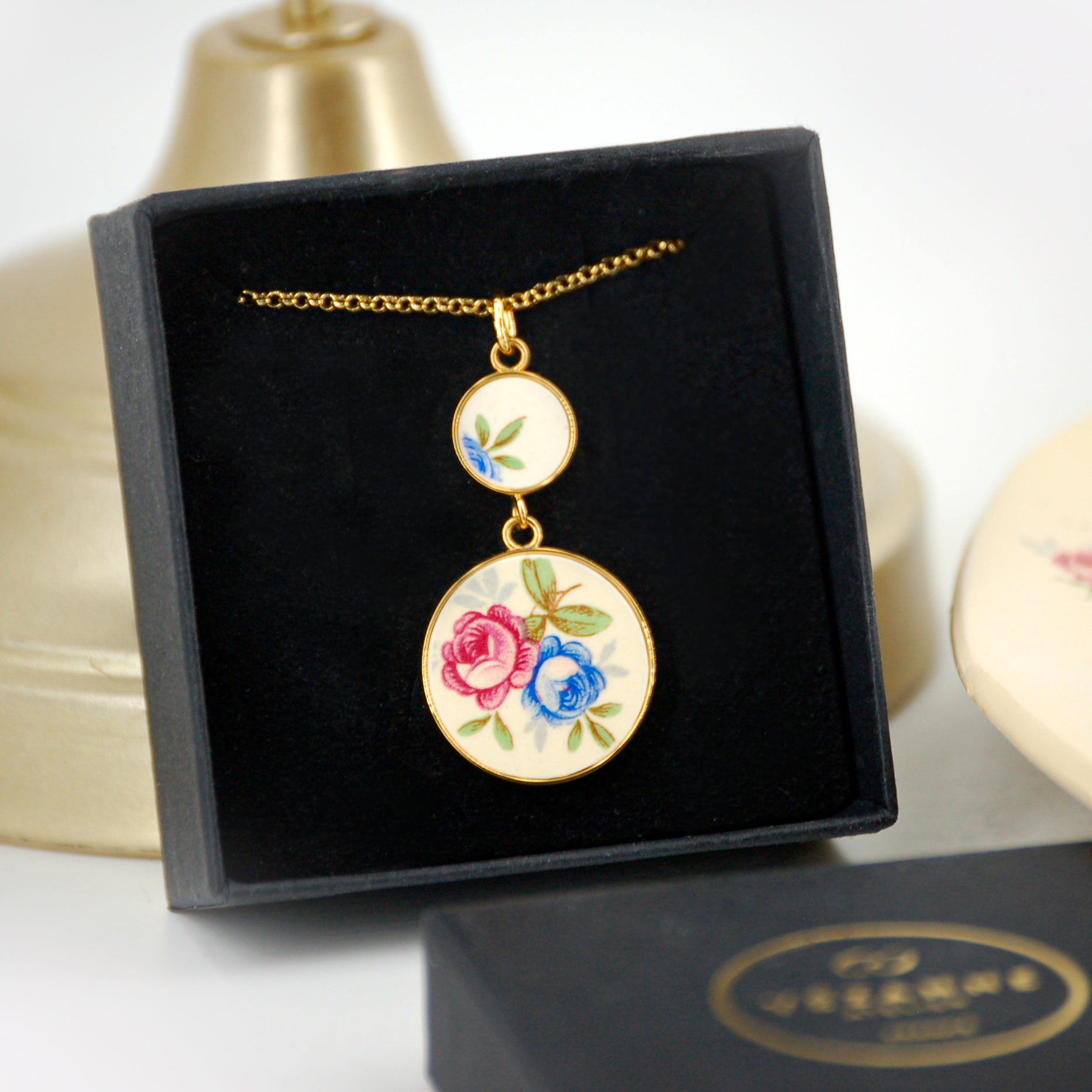 Pendentif "Bouquet de fleurs bleu et rose"
