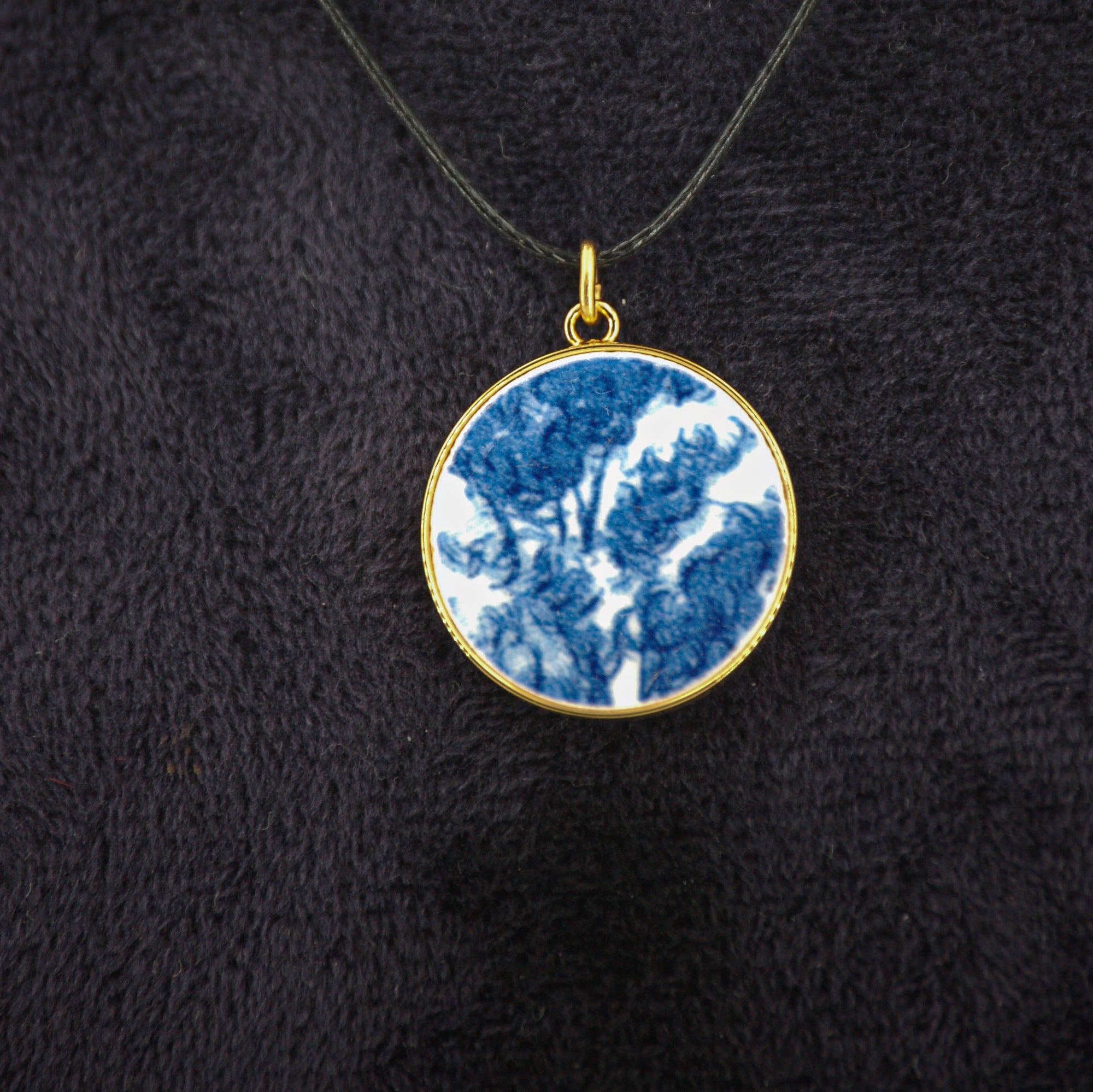 Pendentif "Feuillage bleu", finition or