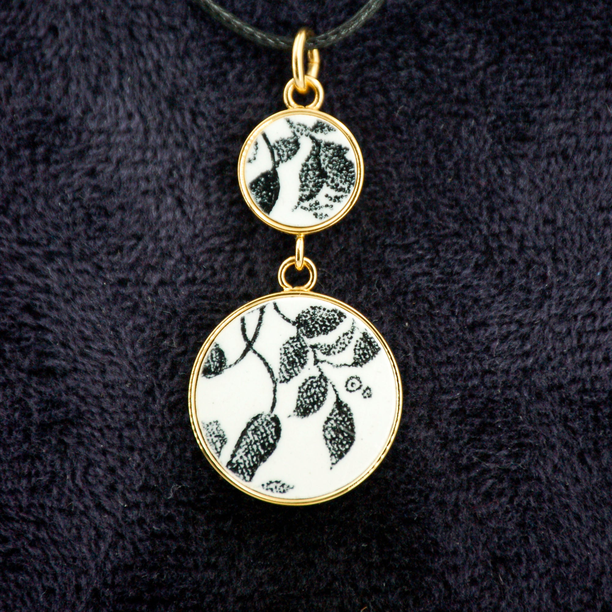 Pendentif "Feuilles au vent", finition or