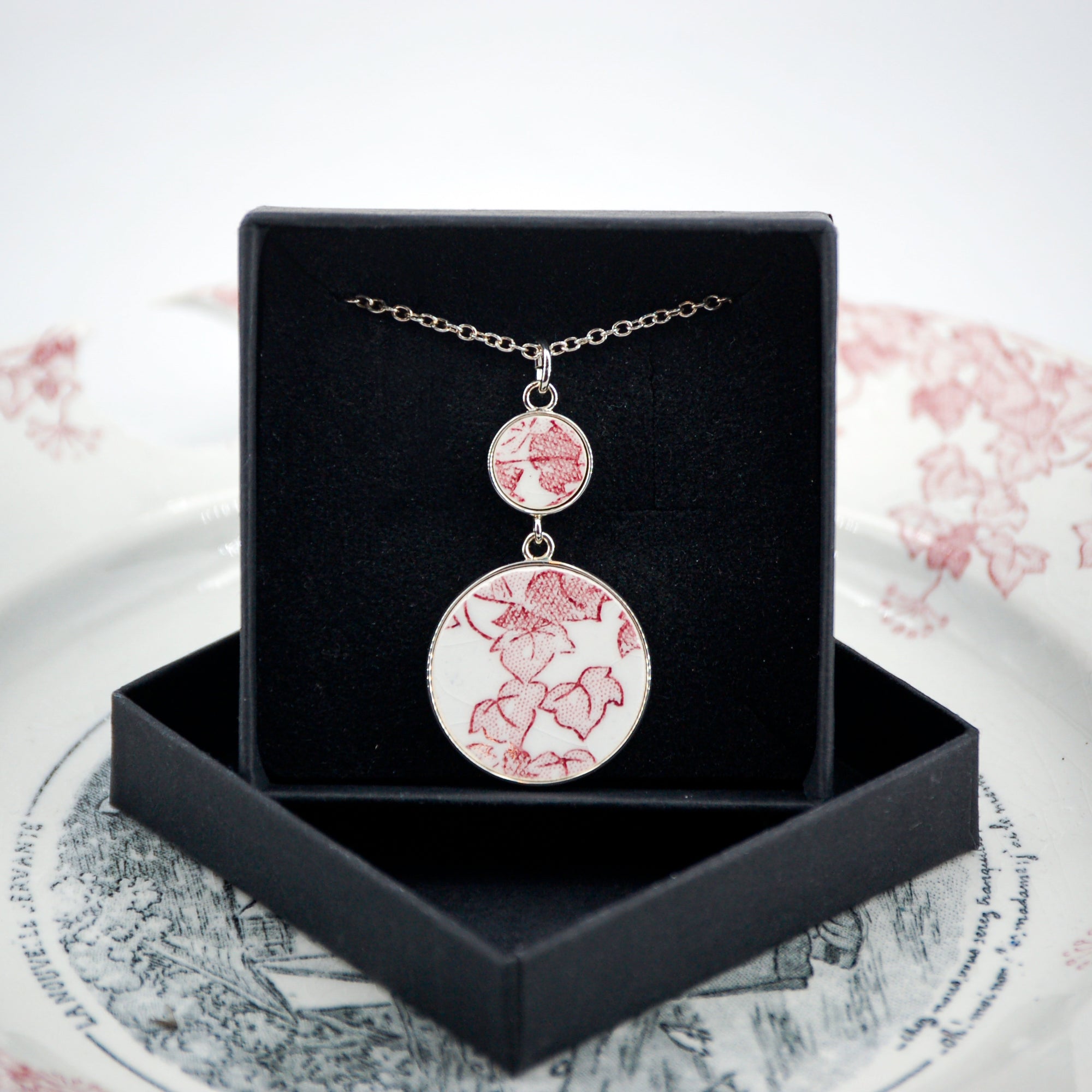 Pendentif "Les feuilles de lierre roses", finition argent