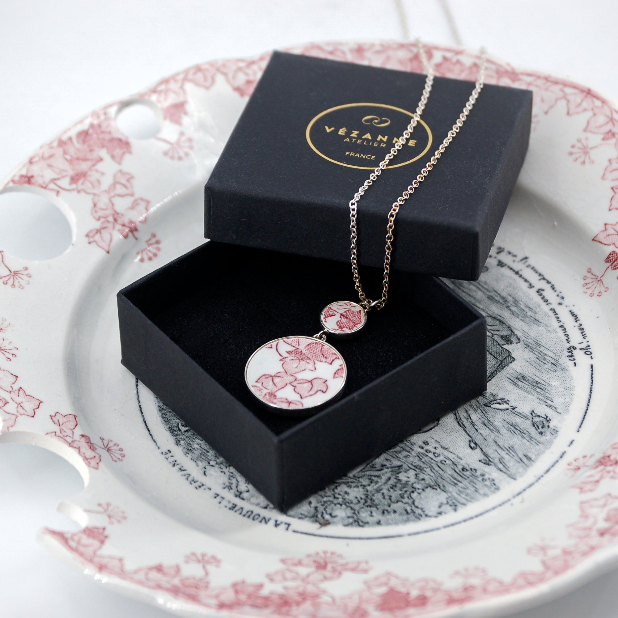 Pendentif "Les feuilles de lierre roses", finition argent