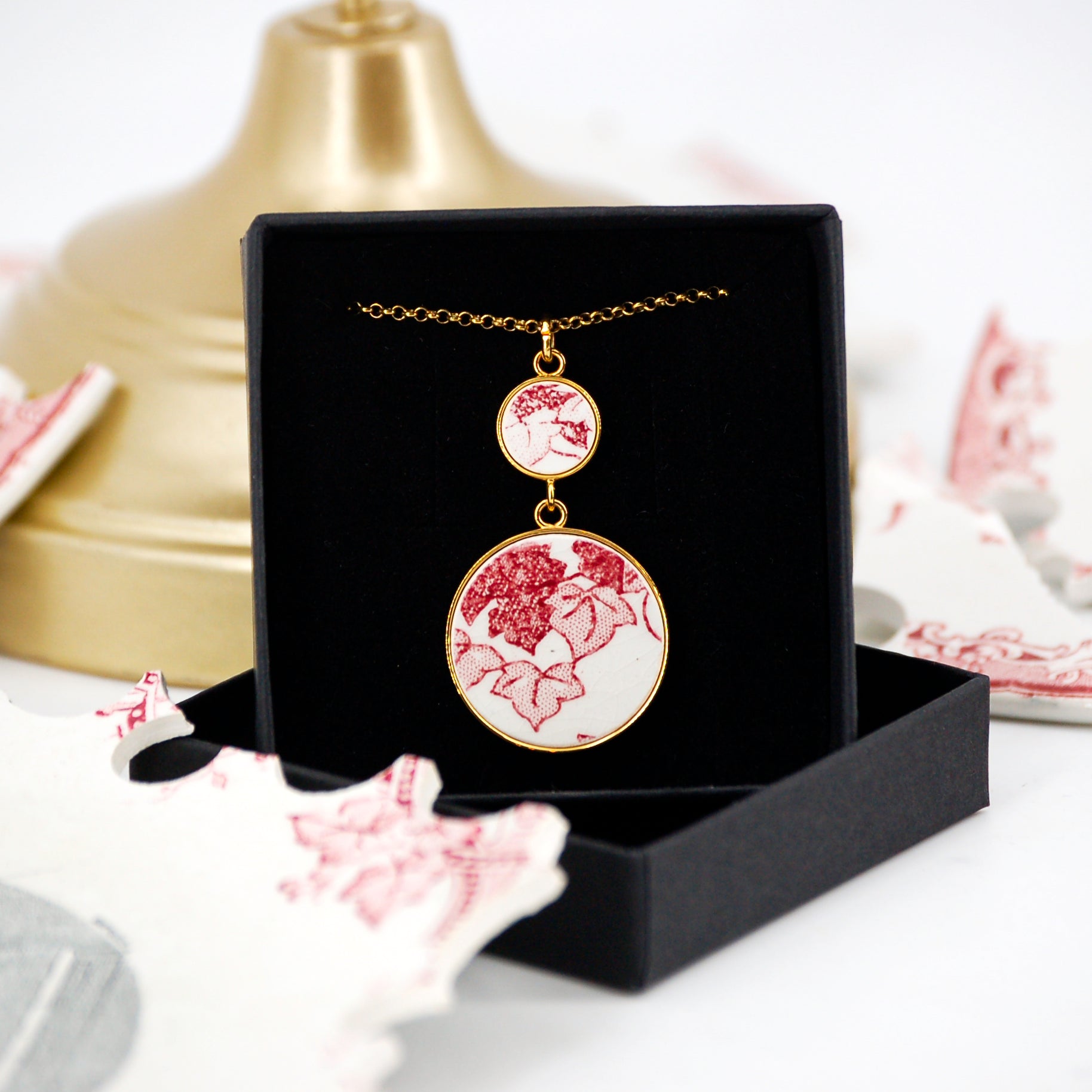 Pendentif "Feuilles de lierre en vieux rose", finition or