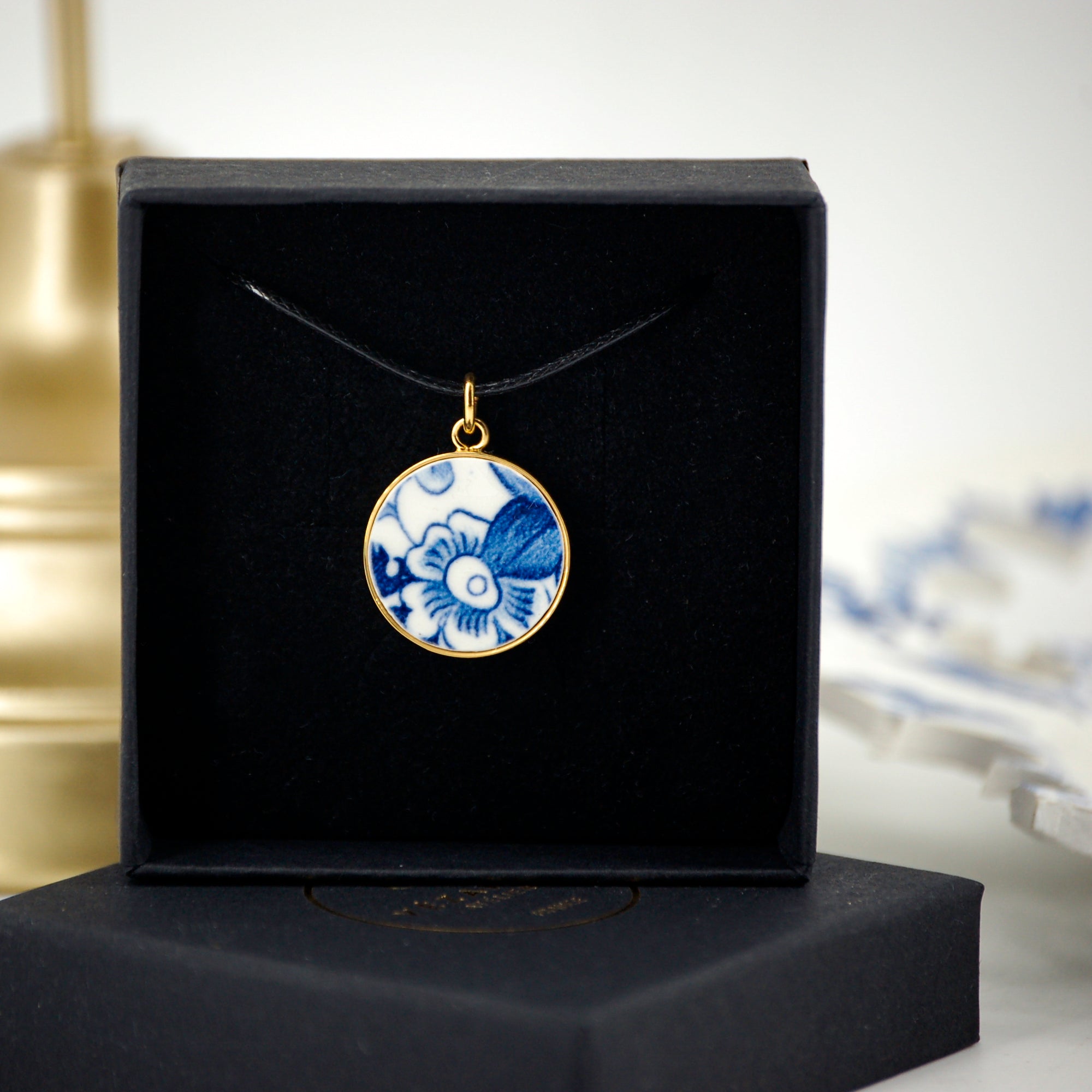 Pendentif "Fleur bleue", finition or