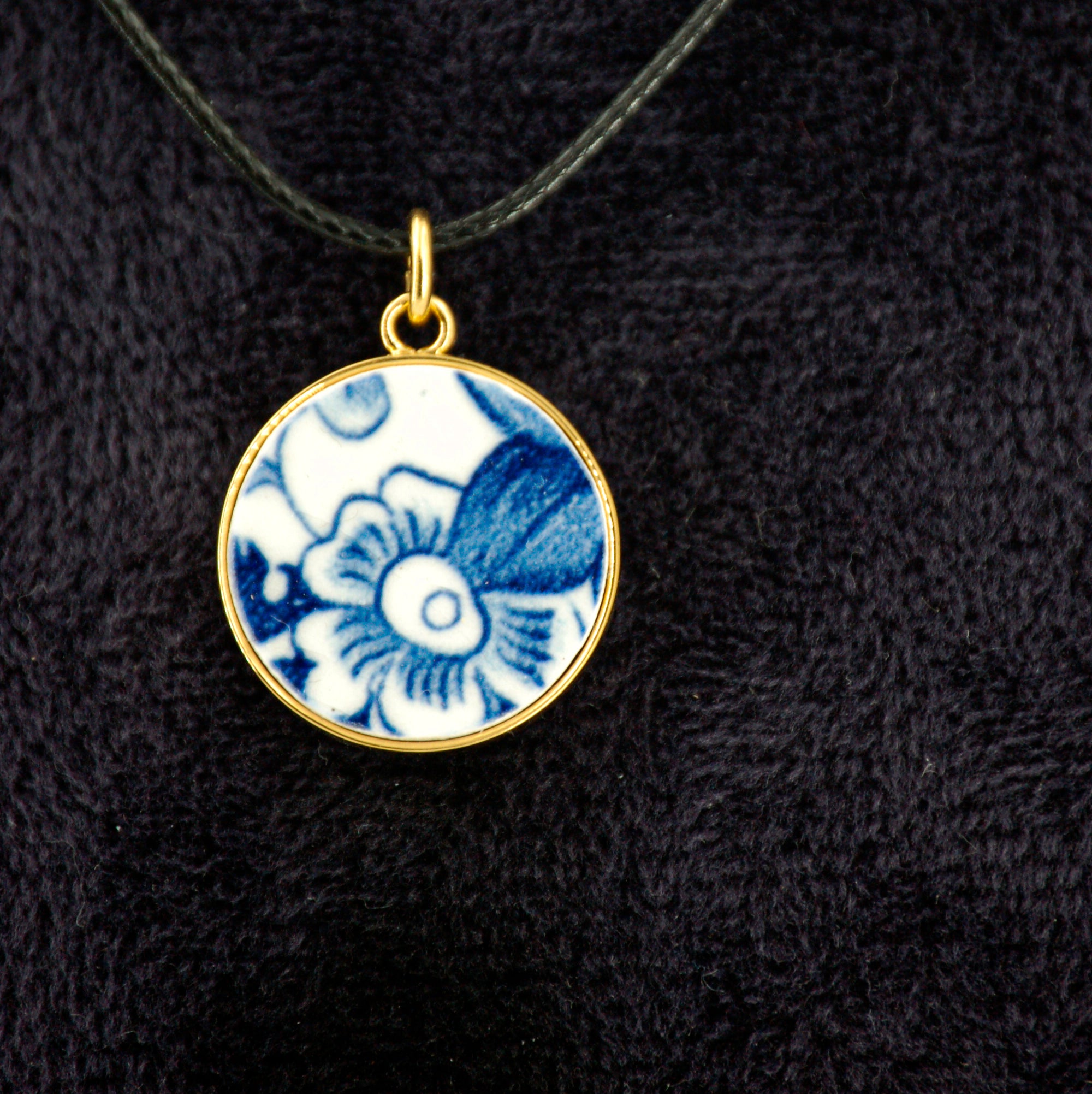 Pendentif "Fleur bleue", finition or