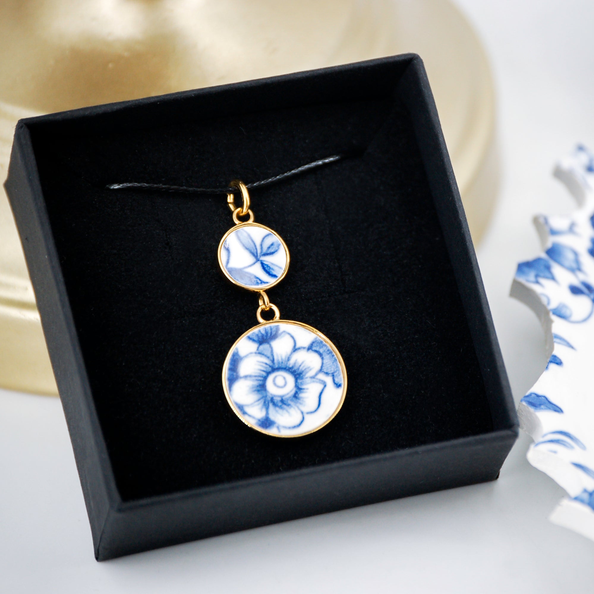 Pendentif "Fleur bleue", finition or