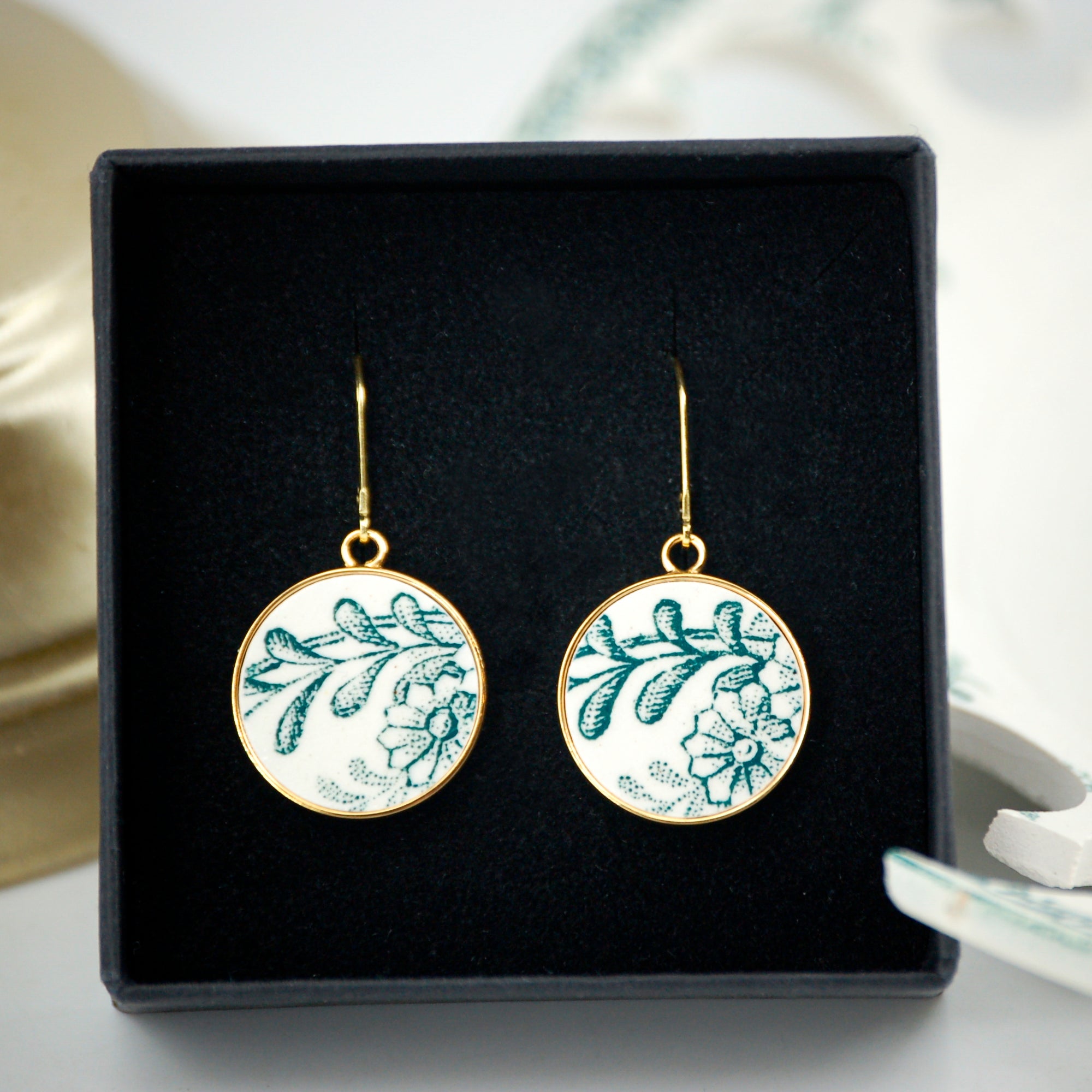 Boucles d'oreilles "Fleur verte et son branchage" finition or