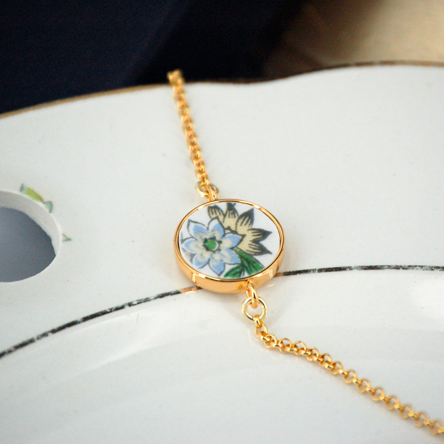Bracelet ajustable "Fleur bleue et jaune"