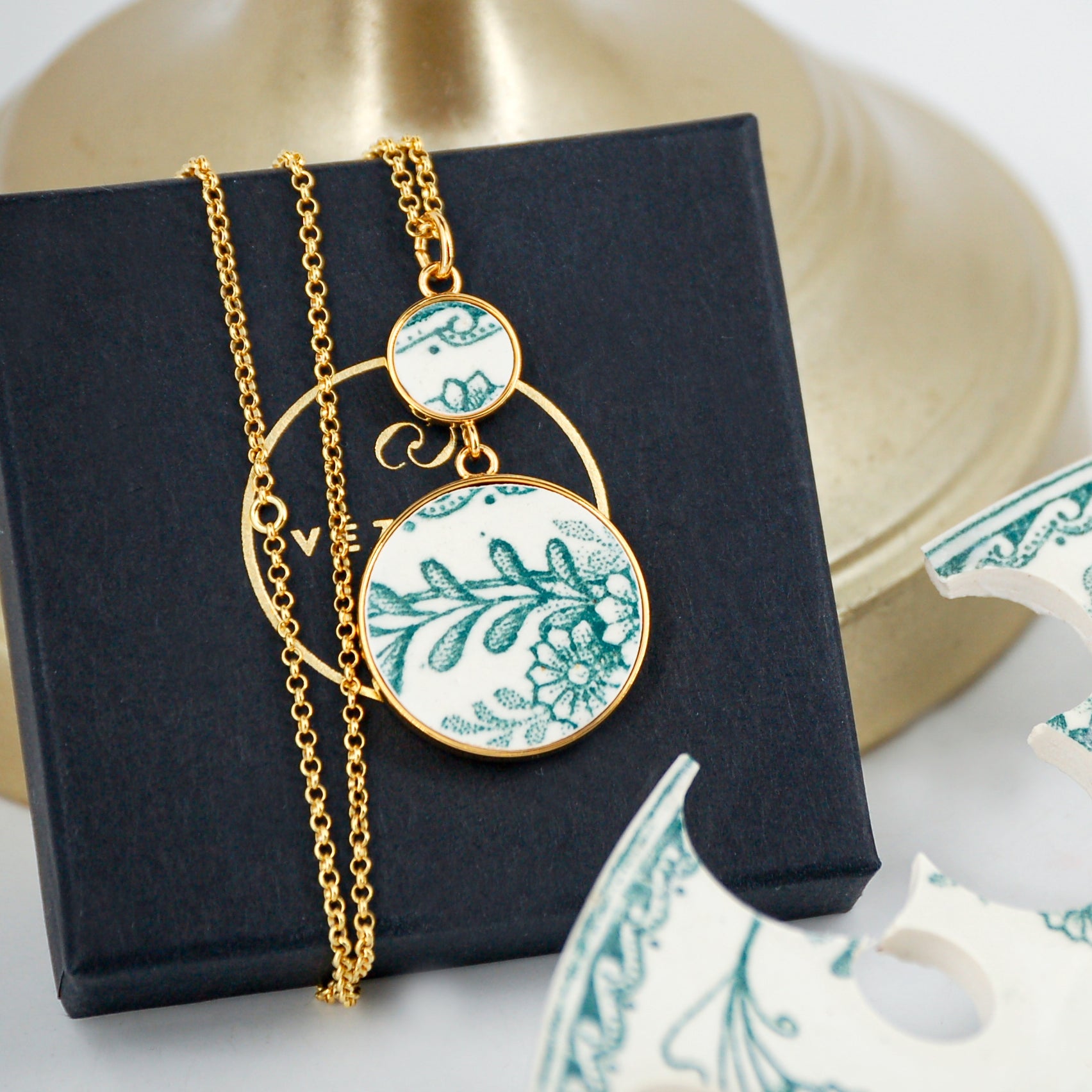 Pendentif "Bouquet de fleurs vertes", finition or