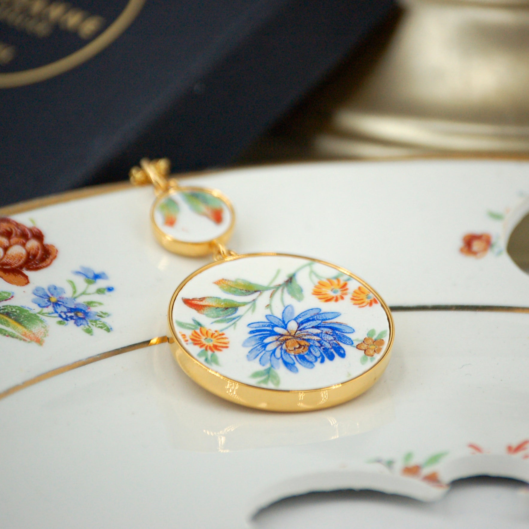 Pendentif "Aster et petites fleurs jaunes ",