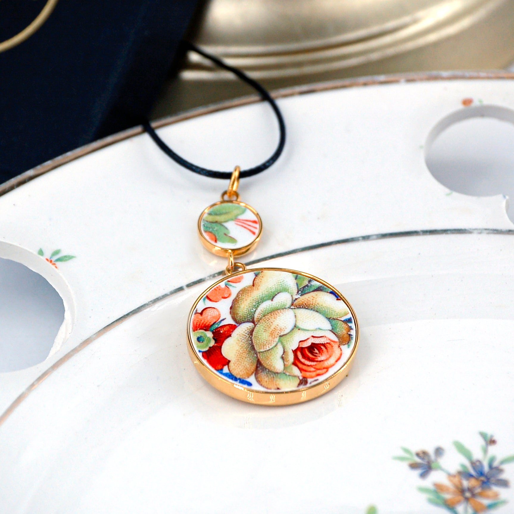 Pendentif "Charmante rose", finition or
