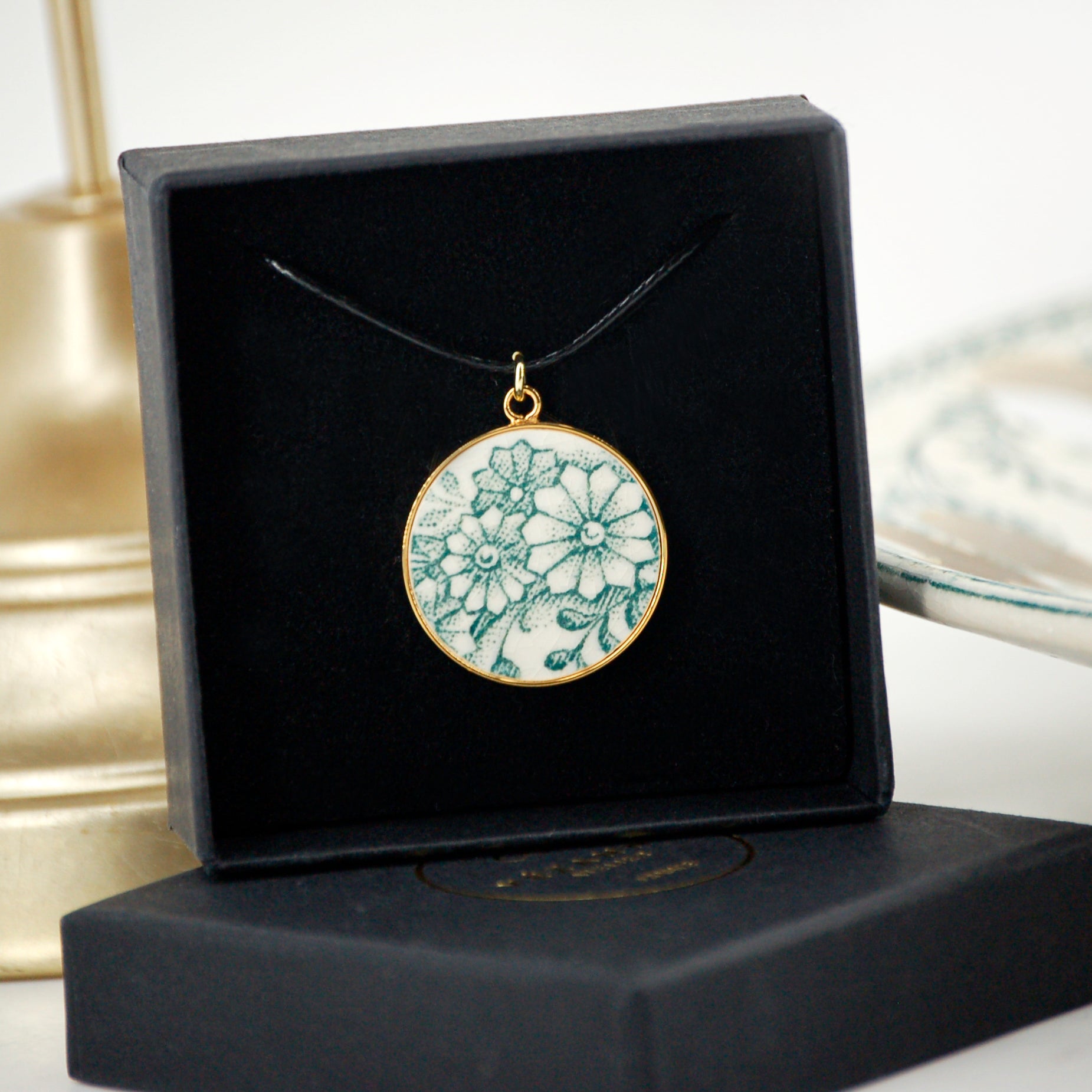 Pendentif "Fleurs vertes"