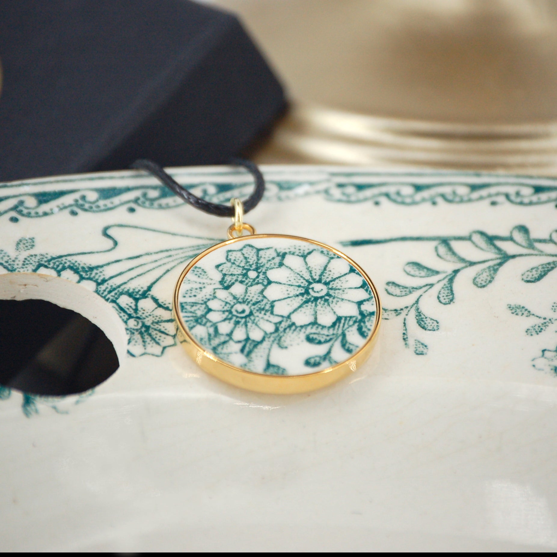Pendentif "Fleurs vertes"