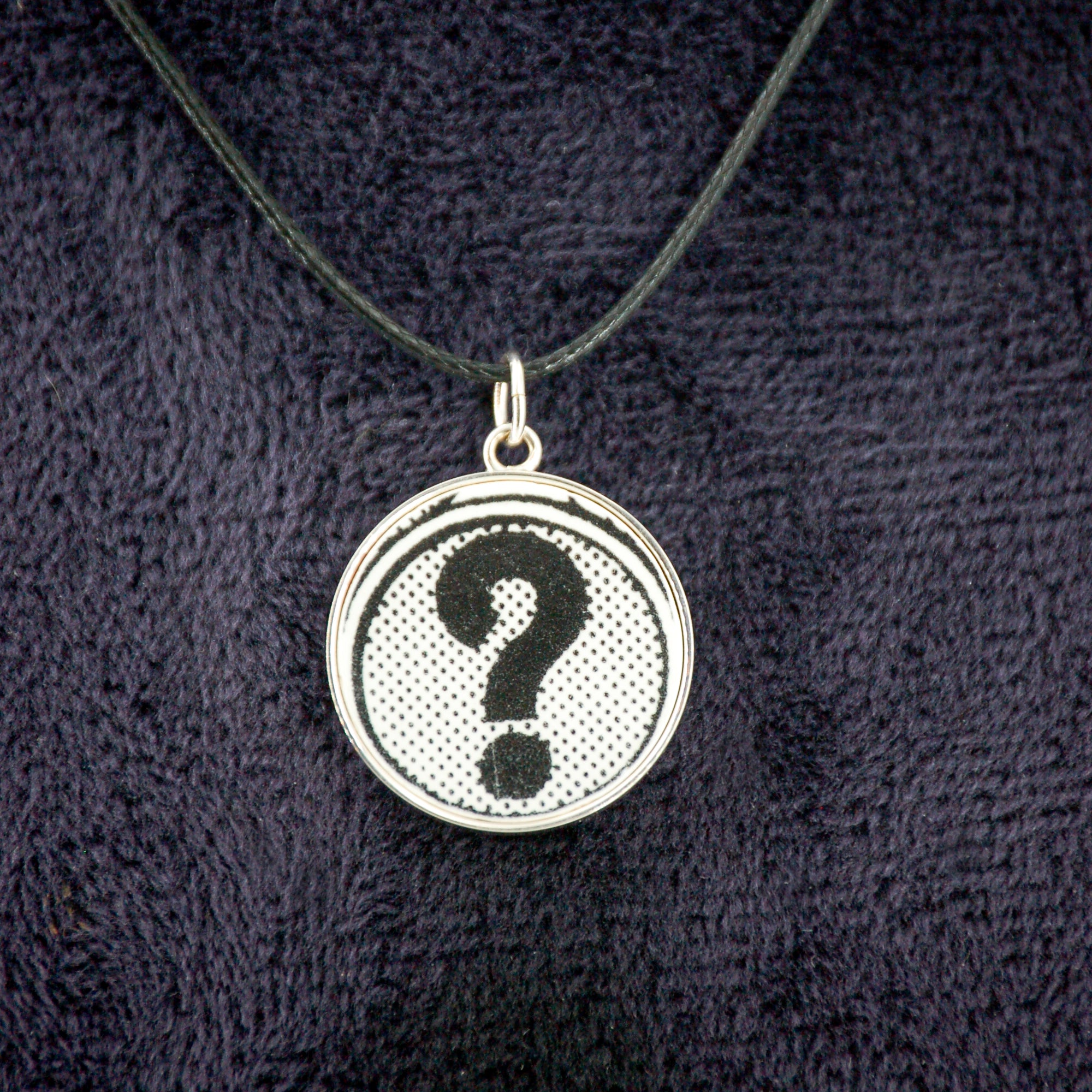 Pendentif "Point d'interrogation", finition argent