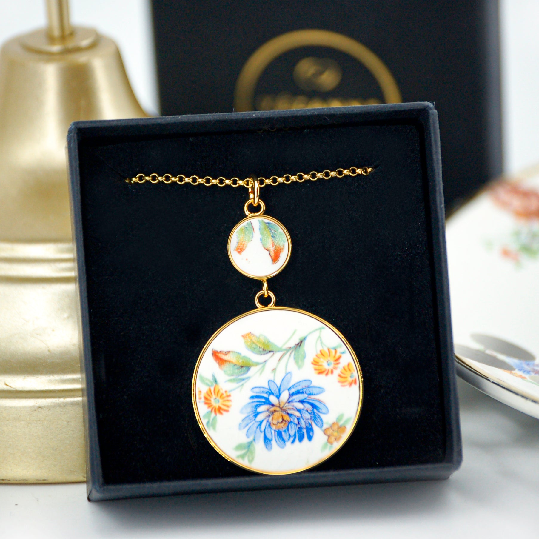 Pendentif "Aster et petites fleurs jaunes ",