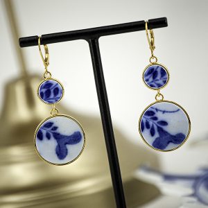 Boucles d’oreilles « Fleurs bleues de Creil Montereau », finition or
