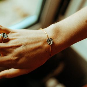 Bracelet ajustable « Bas relief », finition or